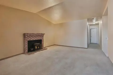 Living - 500 Chestnut Ave, Tracy, CA 95376 photo 3 of 6