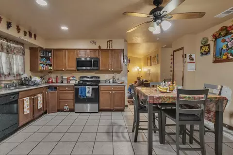 Kitchen - 500 Chestnut Ave, Tracy, CA 95376 photo 5 of 6
