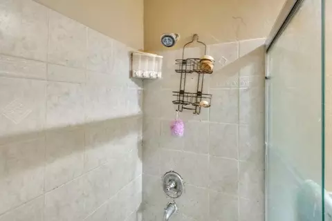 Bath - 500 Chestnut Ave, Tracy, CA 95376 photo 6 of 6
