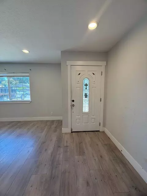Entry Way - 8141 Dike Ct, Elverta, CA 95626 photo 2 of 2