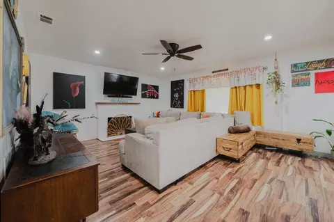 Living - 800 S Crescent Ave, Lodi, CA 95240 photo 1 of 4