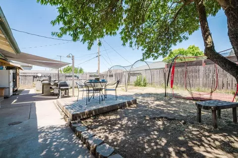 Exterior - 800 S Crescent Ave, Lodi, CA 95240 photo 2 of 6