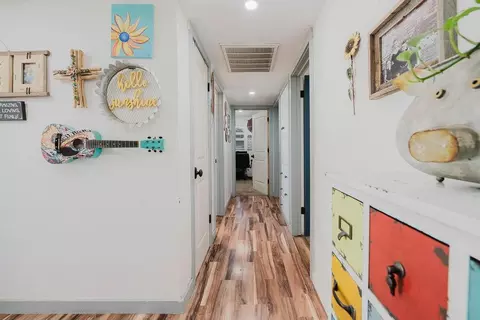 Entry Way - 800 S Crescent Ave, Lodi, CA 95240 photo 2 of 4