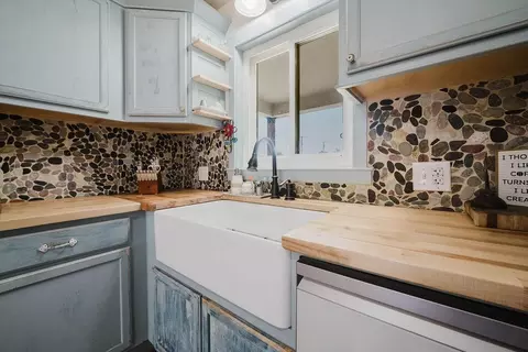 Kitchen - 800 S Crescent Ave, Lodi, CA 95240 photo 3 of 8