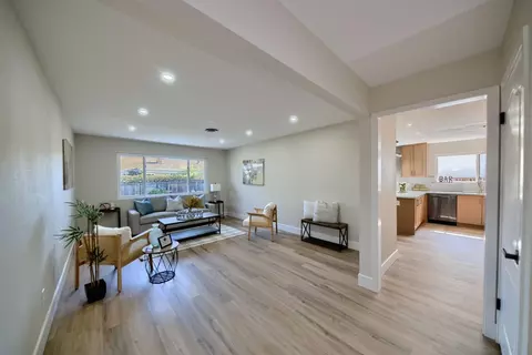Living - 272 Ramona Way, Tracy, CA 95376 photo 4 of 6