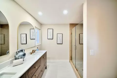Bath - 272 Ramona Way, Tracy, CA 95376 photo 10 of 10