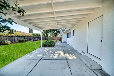 Exterior - 272 Ramona Way, Tracy, CA 95376 photo 3 of 17