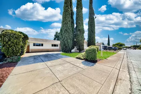 Exterior - 272 Ramona Way, Tracy, CA 95376 photo 14 of 17