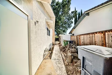 Exterior - 272 Ramona Way, Tracy, CA 95376 photo 8 of 17