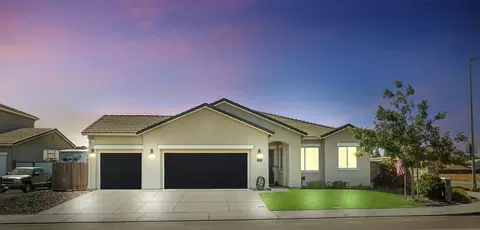 1089 Vasconcellos Ave, Manteca, CA 95336
