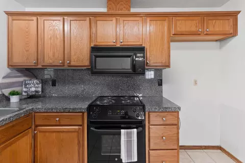 Kitchen - 3237 Irvindale Way, Antelope, CA 95843 photo 2 of 2