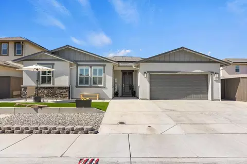 953 Ayers Ln, Galt, CA 95632