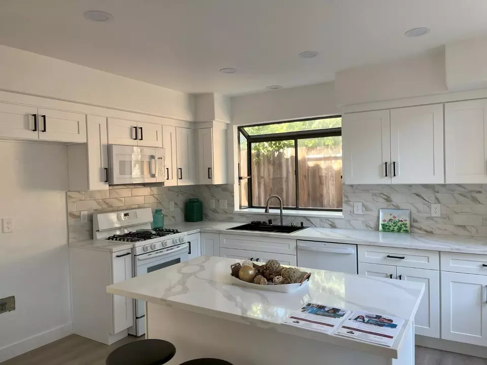 Kitchen - 5104 Felicia Way, Elk Grove, CA 95758 photo 1 of 2