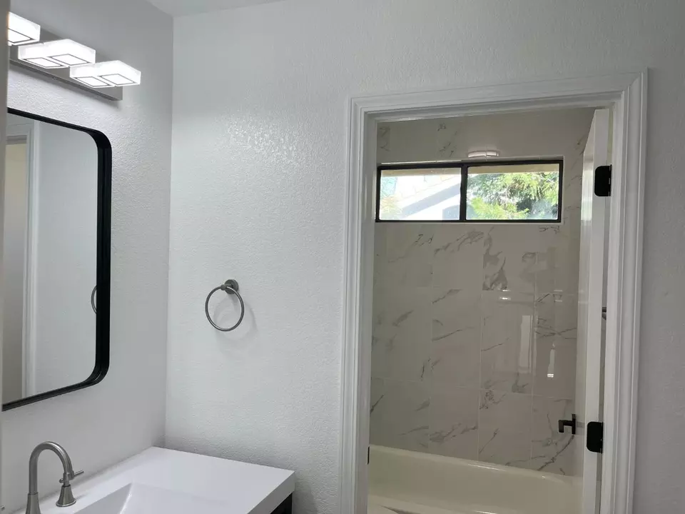 Bath - 5104 Felicia Way, Elk Grove, CA 95758 photo 2 of 6