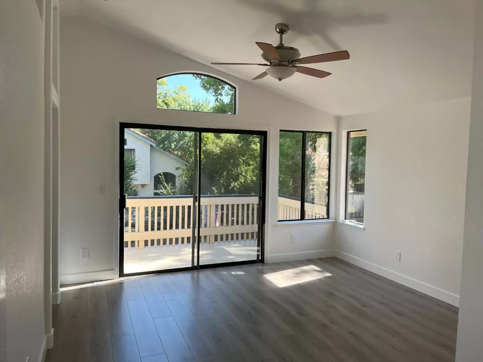 Living - 5104 Felicia Way, Elk Grove, CA 95758 photo 2 of 4