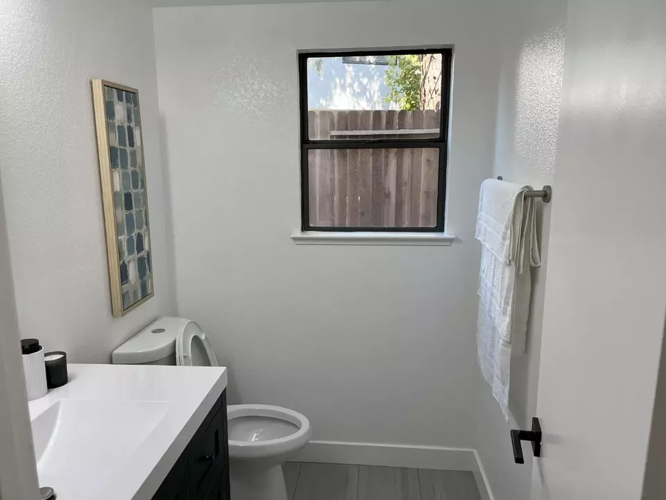 Bath - 5104 Felicia Way, Elk Grove, CA 95758 photo 1 of 6
