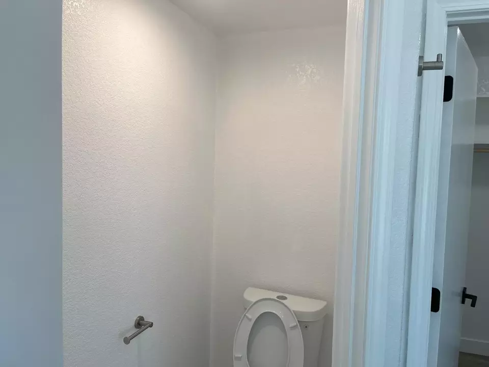 Bath - 5104 Felicia Way, Elk Grove, CA 95758 photo 6 of 6