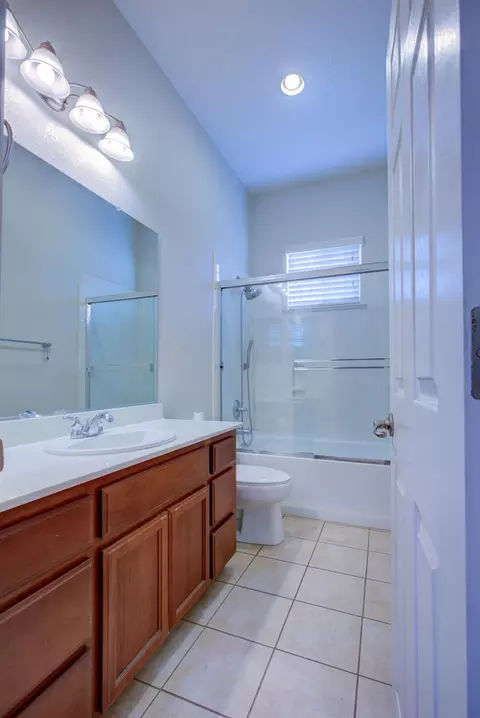 1709 Thomas Ct, Modesto, CA 95355 photo 7