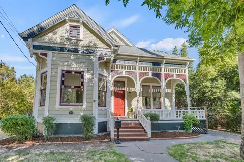 531 2nd St, Woodland, CA 95695