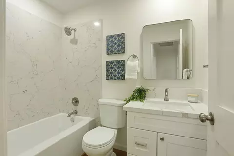 Bath - 1436 Chester Dr, Tracy, CA 95376 photo 1 of 5