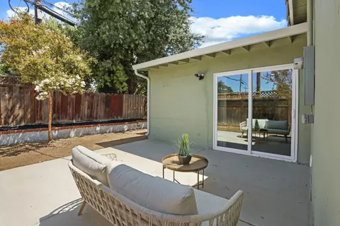 Exterior - 1436 Chester Dr, Tracy, CA 95376 photo 5 of 10