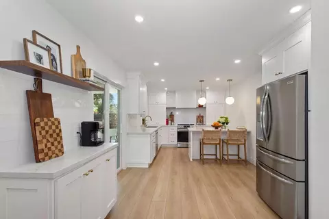 Kitchen - 489 Cabernet Ct, Escalon, CA 95320 photo 6 of 6