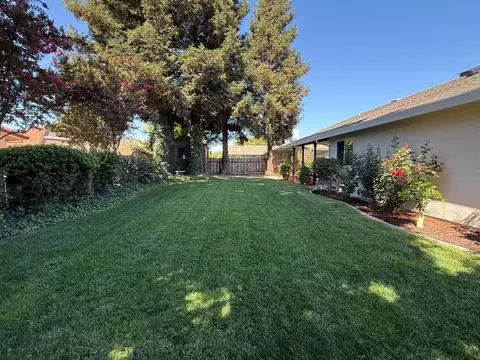 Exterior - 489 Cabernet Ct, Escalon, CA 95320 photo 9 of 16