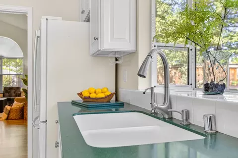 Kitchen - 208 Avocet Ave, Davis, CA 95616 photo 3 of 7