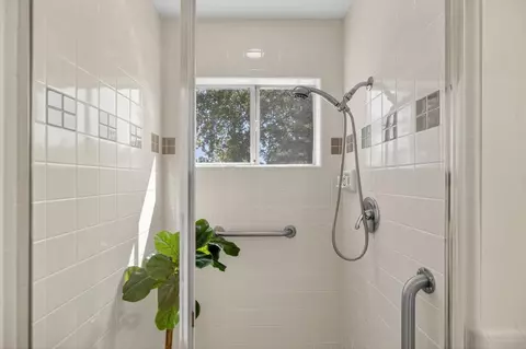 Bath - 208 Avocet Ave, Davis, CA 95616 photo 7 of 8
