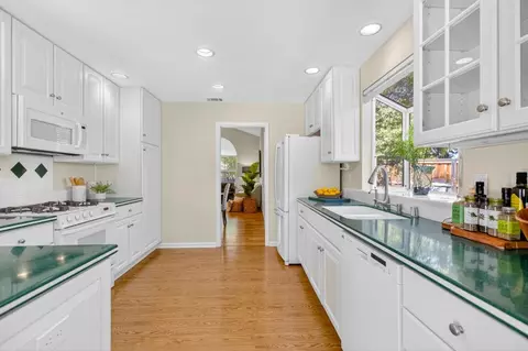 Kitchen - 208 Avocet Ave, Davis, CA 95616 photo 2 of 7