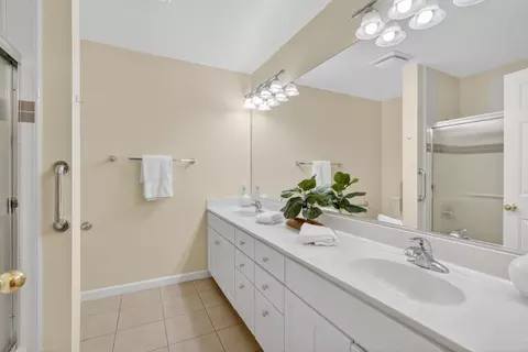 Bath - 208 Avocet Ave, Davis, CA 95616 photo 1 of 8