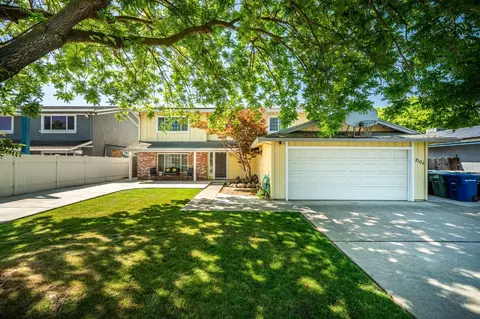 2104 Golden Leaf Ct, Modesto, CA 95355 photo 3