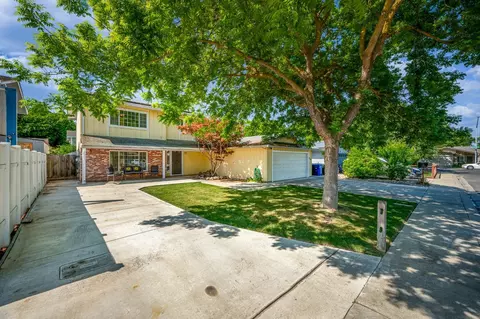 2104 Golden Leaf Ct, Modesto, CA 95355 photo 9