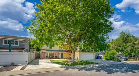 2104 Golden Leaf Ct, Modesto, CA 95355 photo 8