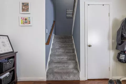 Entry Way - 175 W Clover Rd, Tracy, CA 95376 photo 2 of 7
