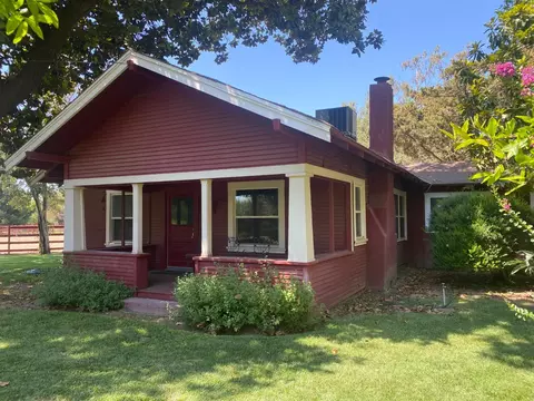 Exterior - 423 Hogue Rd, Modesto, CA 95356 photo 1 of 7