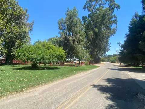 Exterior - 423 Hogue Rd, Modesto, CA 95356 photo 7 of 7