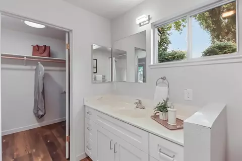 Bath - 4606 San Marino Dr, Davis, CA 95618 photo 2 of 5