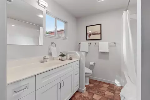 Bath - 4606 San Marino Dr, Davis, CA 95618 photo 1 of 5