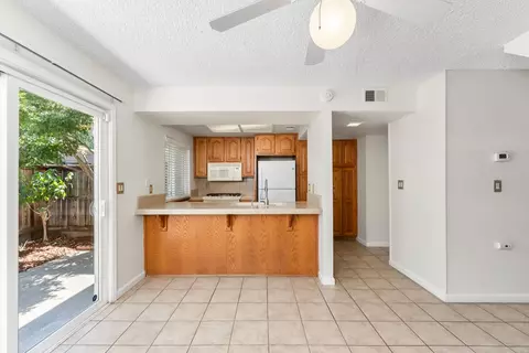 4006 Knoll Top Ct, Carmichael, CA 95608 photo 19