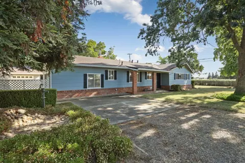 13495 E Live Oak Rd, Lodi, CA 95240 photo 2