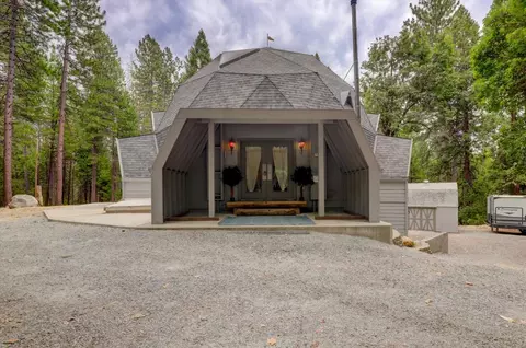 18125 Douglas Rd, Nevada City, CA 95959