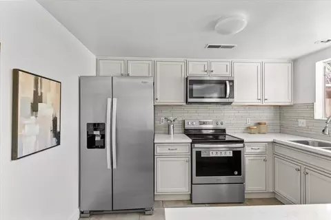 Kitchen - 1974 Shadowbrook Dr, Merced, CA 95348 photo 4 of 4