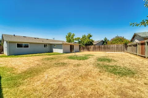Exterior - 1883 14th St, Olivehurst, CA 95961 photo 7 of 7