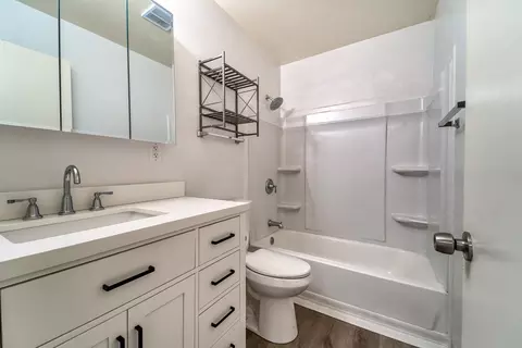 Bath - 1883 14th St, Olivehurst, CA 95961 photo 1 of 1