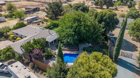 2482 E Collier Rd, Acampo, CA 95220 photo 2