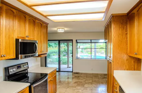 2482 E Collier Rd, Acampo, CA 95220 photo 6