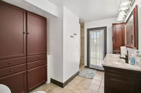 Bath - 11384 Colony Rd, Wilton, CA 95693 photo 6 of 7