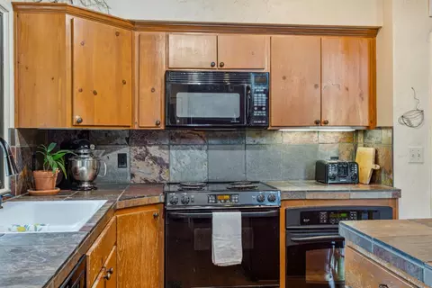 806 Barham Ct, Modesto, CA 95350 photo 10