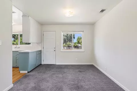 Living - 5437 Robertson Ave, Carmichael, CA 95608 photo 6 of 8